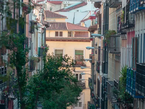 Edificios del barrio de Malasaña, uno de los más alternativos de la capital.