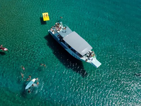 Excursión en barco por el norte de Menorca