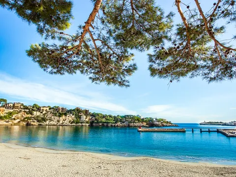 Vista aérea de la playa de Porto Cristo, Mallorca