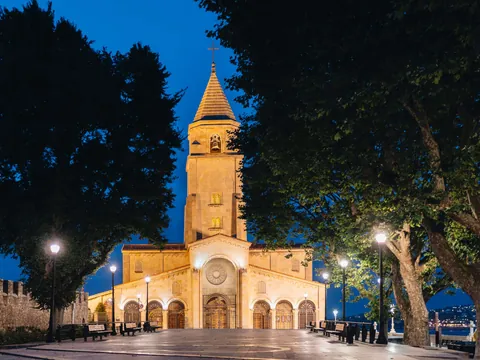 free-tour-gijon_misterio_leyenda_iglesia-san-pedro_asturias_buendia.jpg