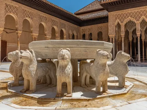 Fuente en el Patio de los Leones de la Alhambra de Granada
