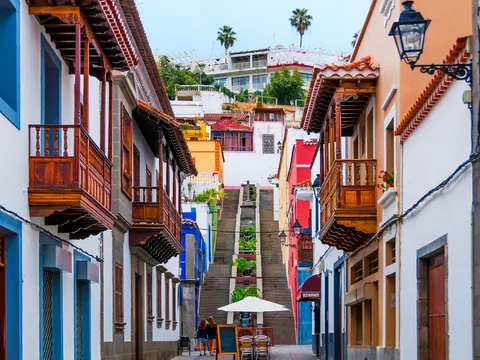 La Villa de Teror en la isla de Gran Canaria es ejemplo de la arquitectura e historia canaria, como demuestran sus típicos balcones.