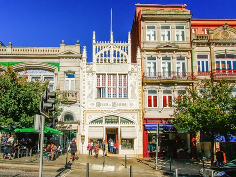 Librería Lello, que inspiró a autores de renombre en sus ficticias historias.