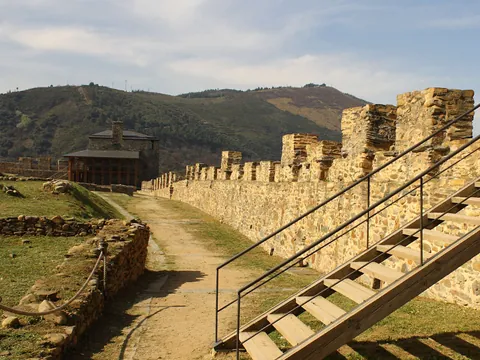 visita-guiada-castillo-templario-ponferrada_entradas_medieval_castilla-leon_buendia (4).jpg