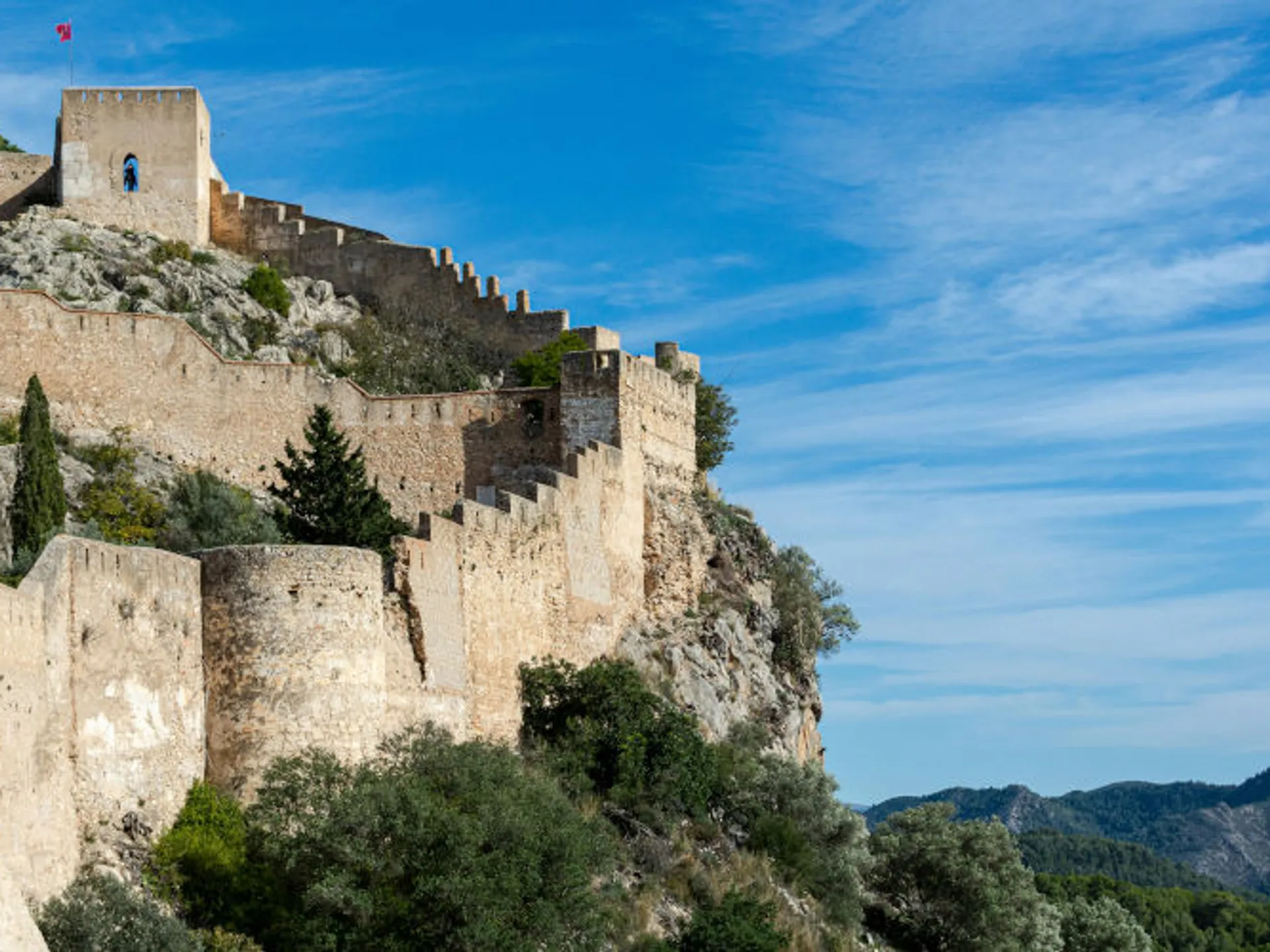 ¿Quieres saber a dónde ir cerca de Valencia? Xátiva, a menos de una hora en coche, no te decepcionará.