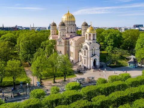 La Catedral de la Natividad de Riga es una de las representaciones de esta corriente modernista.
