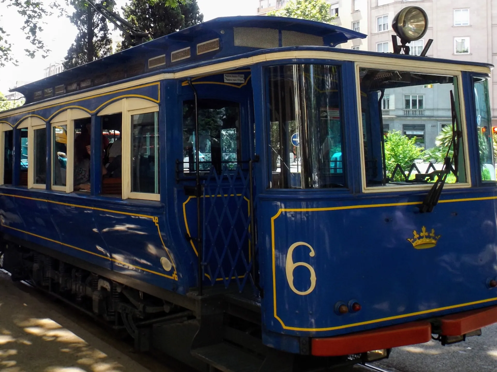 Tramvia Blau  - Monte Tibidabo de Barcelona - Qué ver en Barcelona - Guía de Viajes Barcelona - Buendía Tours