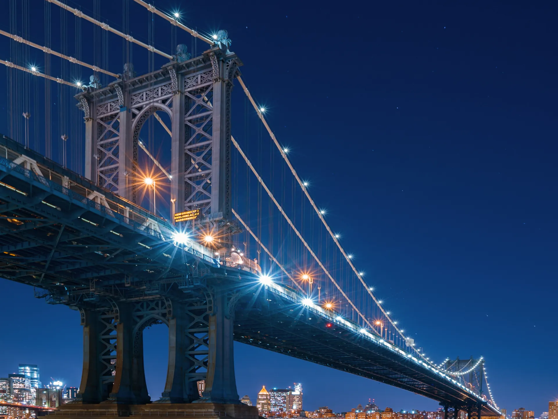 Noche en el Puente de Manhattan - Puente de Manhattan - Qué ver en Nueva York - Guía de Viajes Nueva York - Buendía Tours