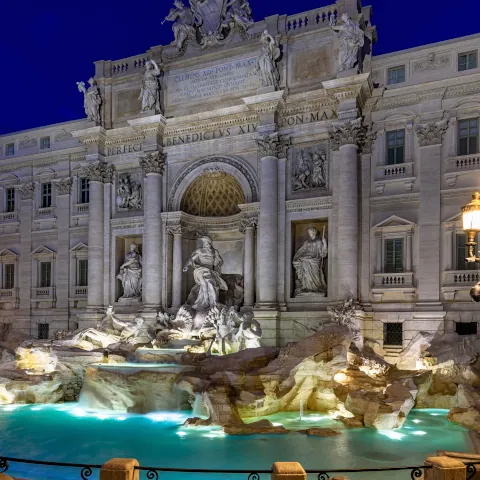 Vista de la Fontana di Trevi - Fontana di Trevi - Qué ver en Roma - Guía de Viajes Roma - Buendía Tours