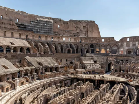 Vista del interior del Coliseo y sus galerías subterráneas