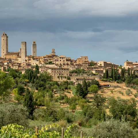 Torres medievales de San Gimignano sobre las colinas de la Toscana