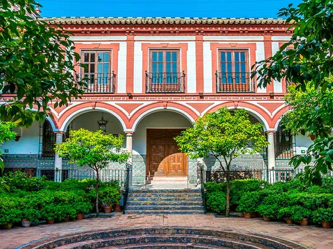 Hospital Venerables Juderia free tour Barrio Santa Cruz Sevilla