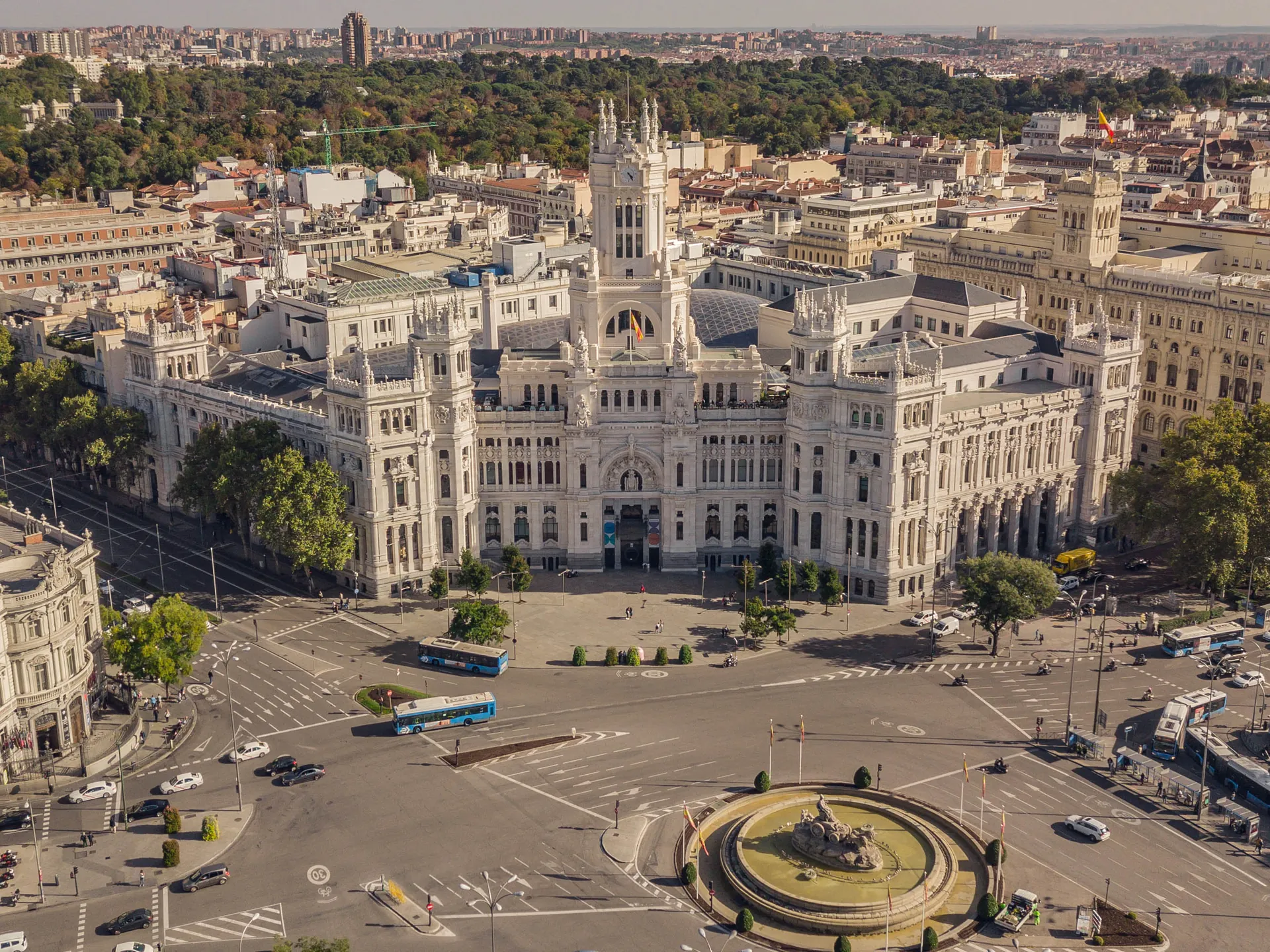Vista del Palacio de Cibeles - Palacio de Cibeles - Qué ver en Madrid - Guía de Viajes Madrid - Buendía Tours
