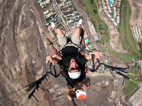Vuelo en parapente por el sur de Tenerife