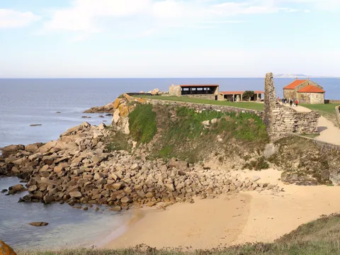 excursión Rias Baixas desde Santiago Transporte visita guiada Ermita Lanzada Galicia