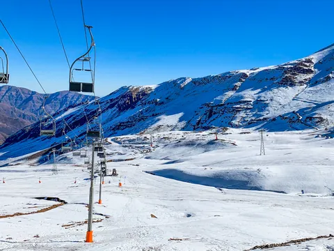 Remontes de la estación de Valle Nevado en Santiago de Chile.