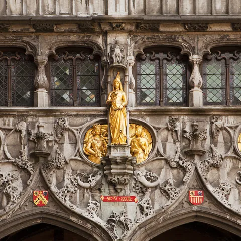 Fachada de la Basílica de la Santa Sangre  - Qué ver en Brujas - Guía de viaje Brujas - Buendía Tours