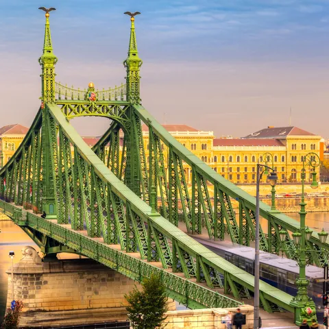Puente de la Libertad de Budapest- Que hacer en Budapest - Guía de viajes Budapest-Buendía Tours