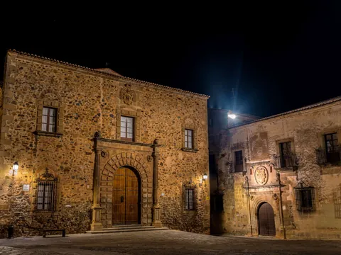 visita guiada Cáceres nocturno misterios leyendas Extremadura