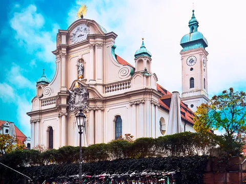 Múnich tourleyendas Iglesiaheiliggeistkirche