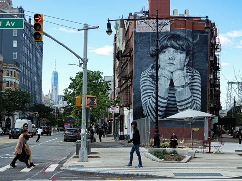 Mural urbano en Bedford Avenue, Williamsburg, Brooklyn, Nueva York