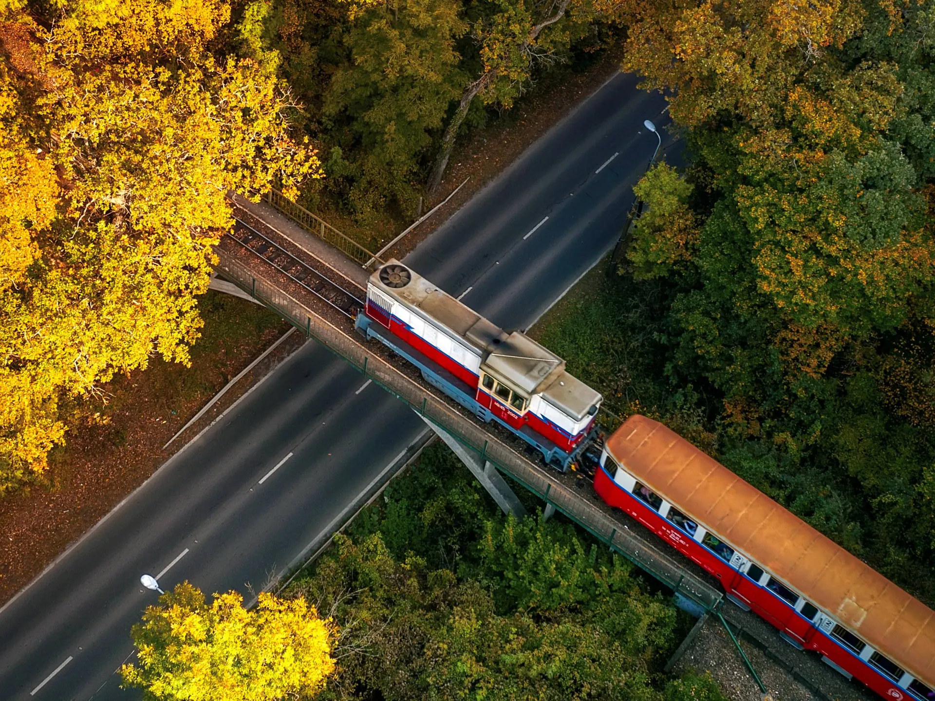Gyermekvasut: el tren de los niños Budapest con niños - Qué hacer en Budapest - Guía de viaje Budapest - Buendía Tours