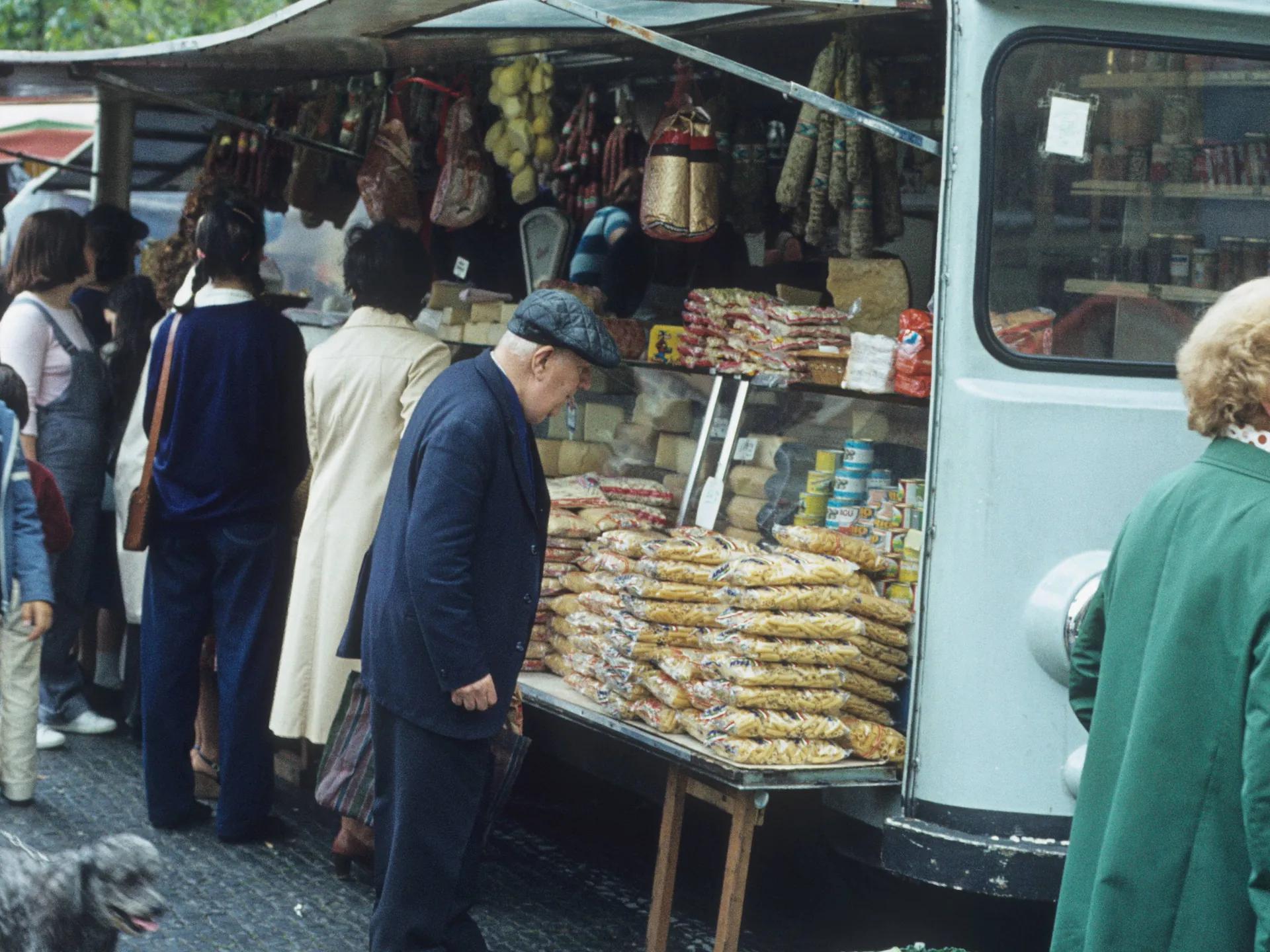 Puestos en el Mercado de Flagey en 1980-Que ver Bruselas - Guía de Viaje Buendía Tours