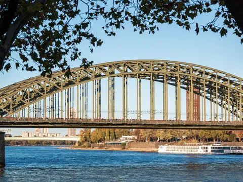 Uno de los puentes por los que pasará este tour con audioguía.