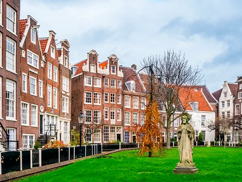 tour Pie Amsterdam visita guiada Begijnhof Holanda