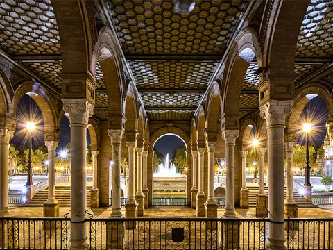 Sevilla actividad visita guiada paranormal plaza España
