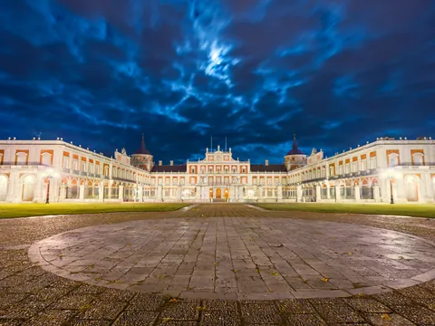 tour nocturno Aranjuez visita guiada noche Palacio Real atardecer Comunidad Madrid