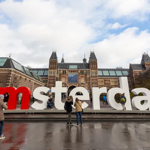 Famosas letras I Amsterdam frente al Rijksmuseum en Ámsterdam