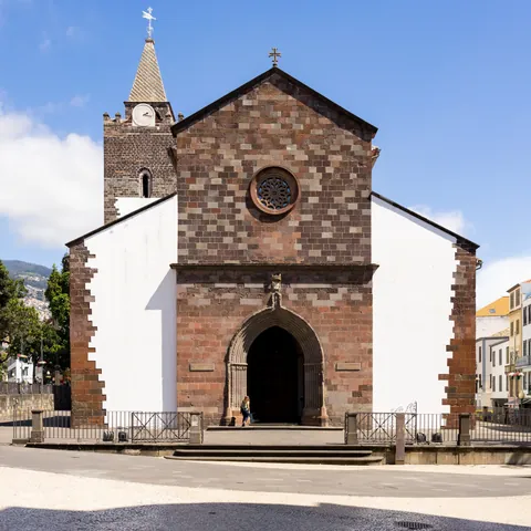 Fachada frontal de la Catedral de Funchal