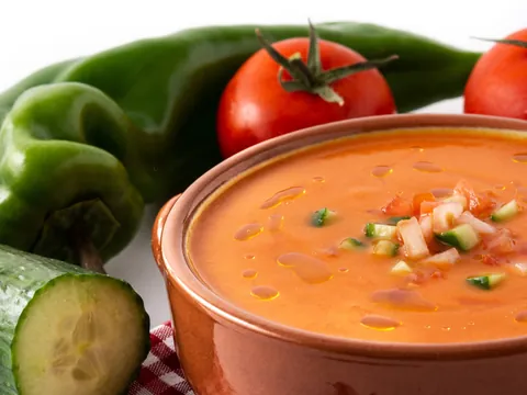Gazpacho andaluz - Comida típica de Sevilla - Comer en Sevilla - Guía de viaje Sevilla - Buendía Tours