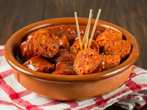 Chorizo a la sidra - Comer en Gijón - Guía de viaje Gijón - Buendía Tours