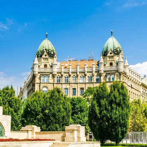 Plaza de la Libertad - Qué ver en Budapest - Guía de viaje Budapest - Buendía Tours